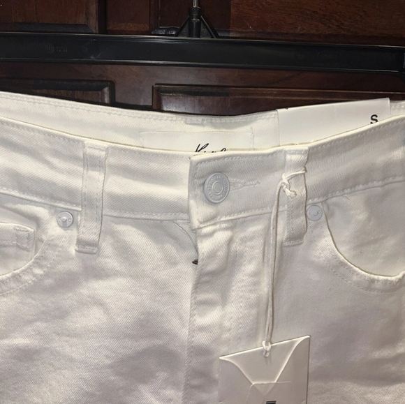 KANCAN NWT Size 9 (28) White Cuffed Denim Shorts - Picture 2 of 7